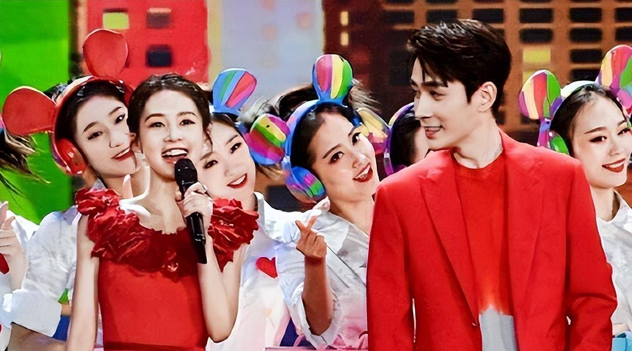 马年春晚科技感十足