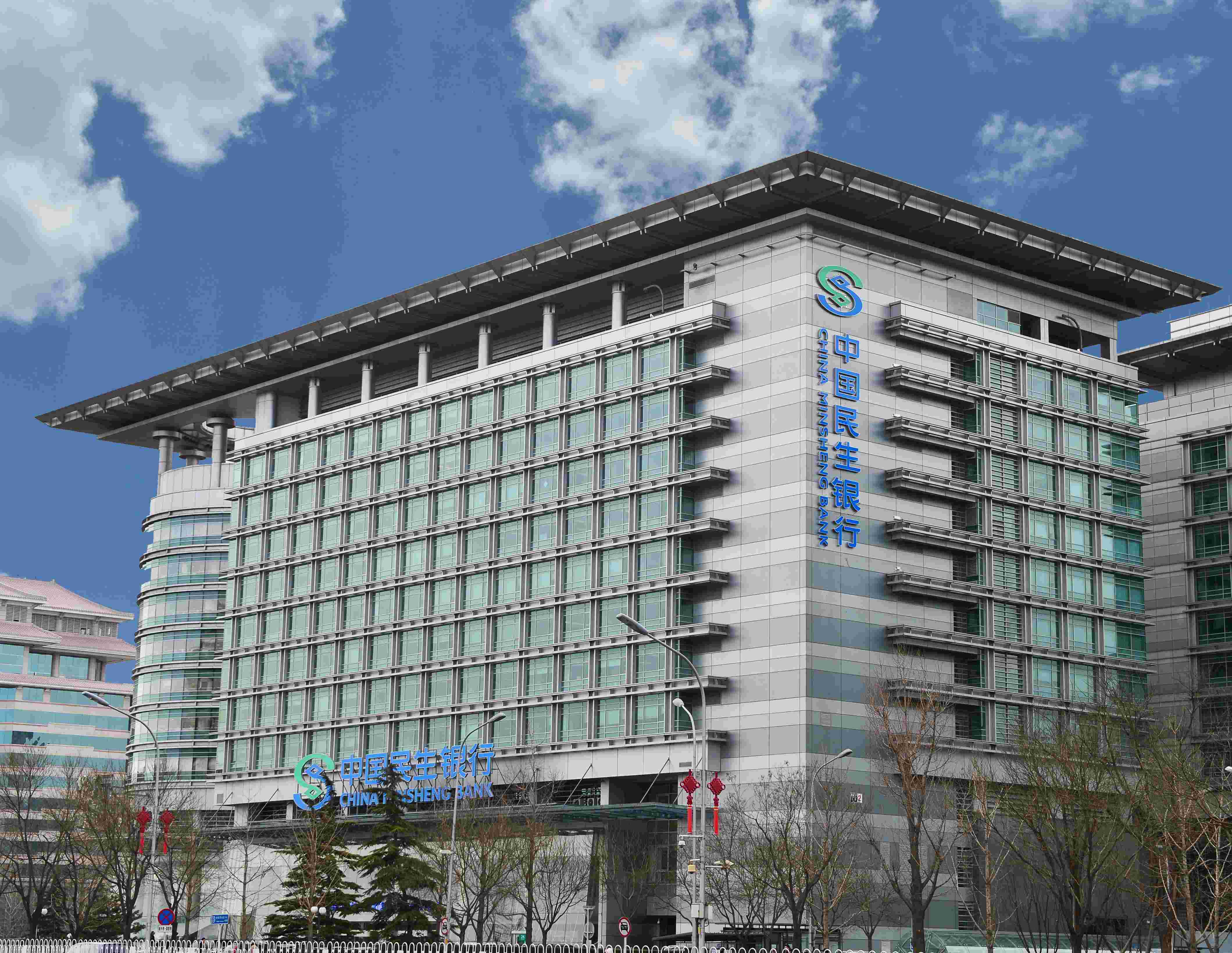 安培龙大宗交易成交2.14亿元，买卖双方均为机构专用席位