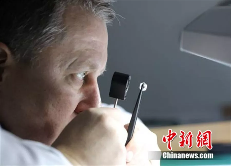 【首席观察】银发42号文的红线、锚点与双轨试验