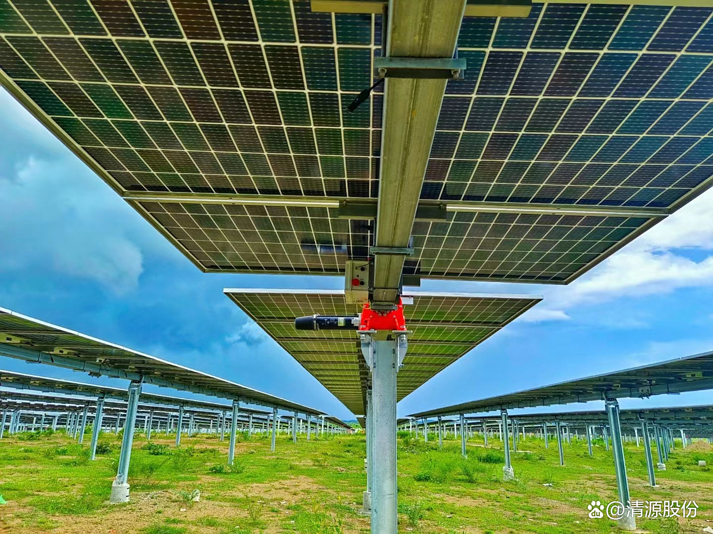 清源股份获得实用新型专利授权:“用于光伏追踪系统的轴承座”