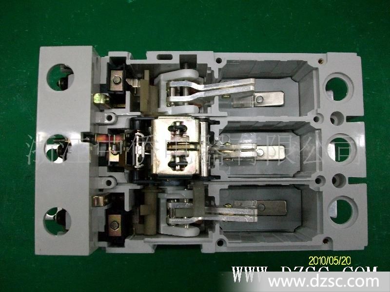 西高院获得发明专利授权：“零区横磁强化型大电流断路器的拓扑结构及开断方法”