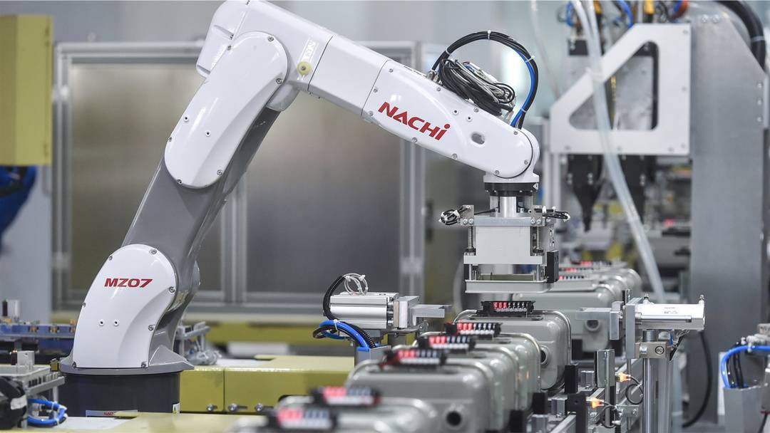 秦川物联获得发明专利授权：“一种基于物联网的智慧城市道路照明智能控制方法和系统”