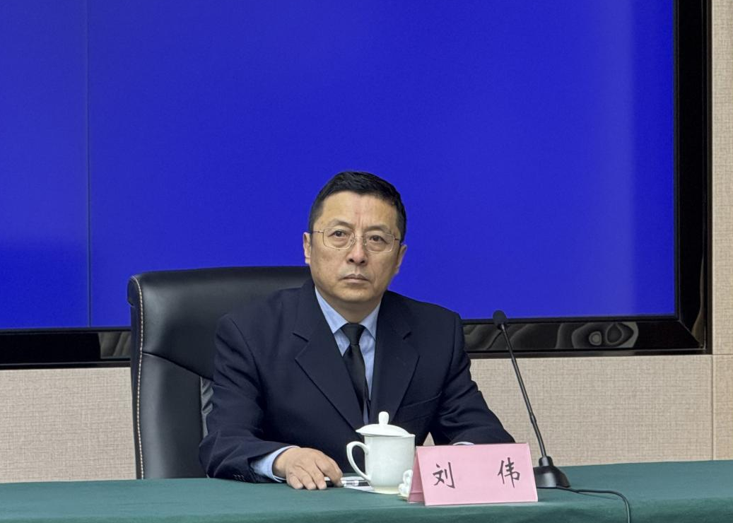交通运输部部长刘伟：今年将进一步完善充电服务设施、将服务区坐便位比例提高到20%以上