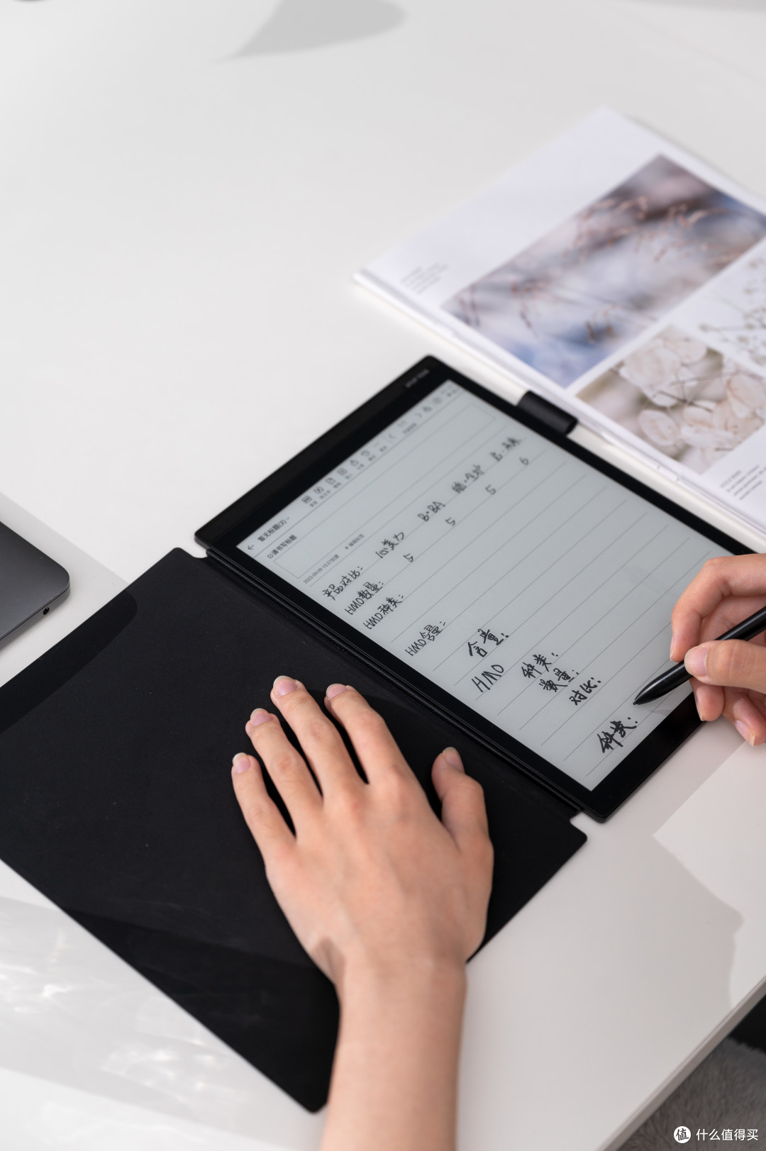 科大讯飞获得实用新型专利授权:“转轴翻盖测试设备”