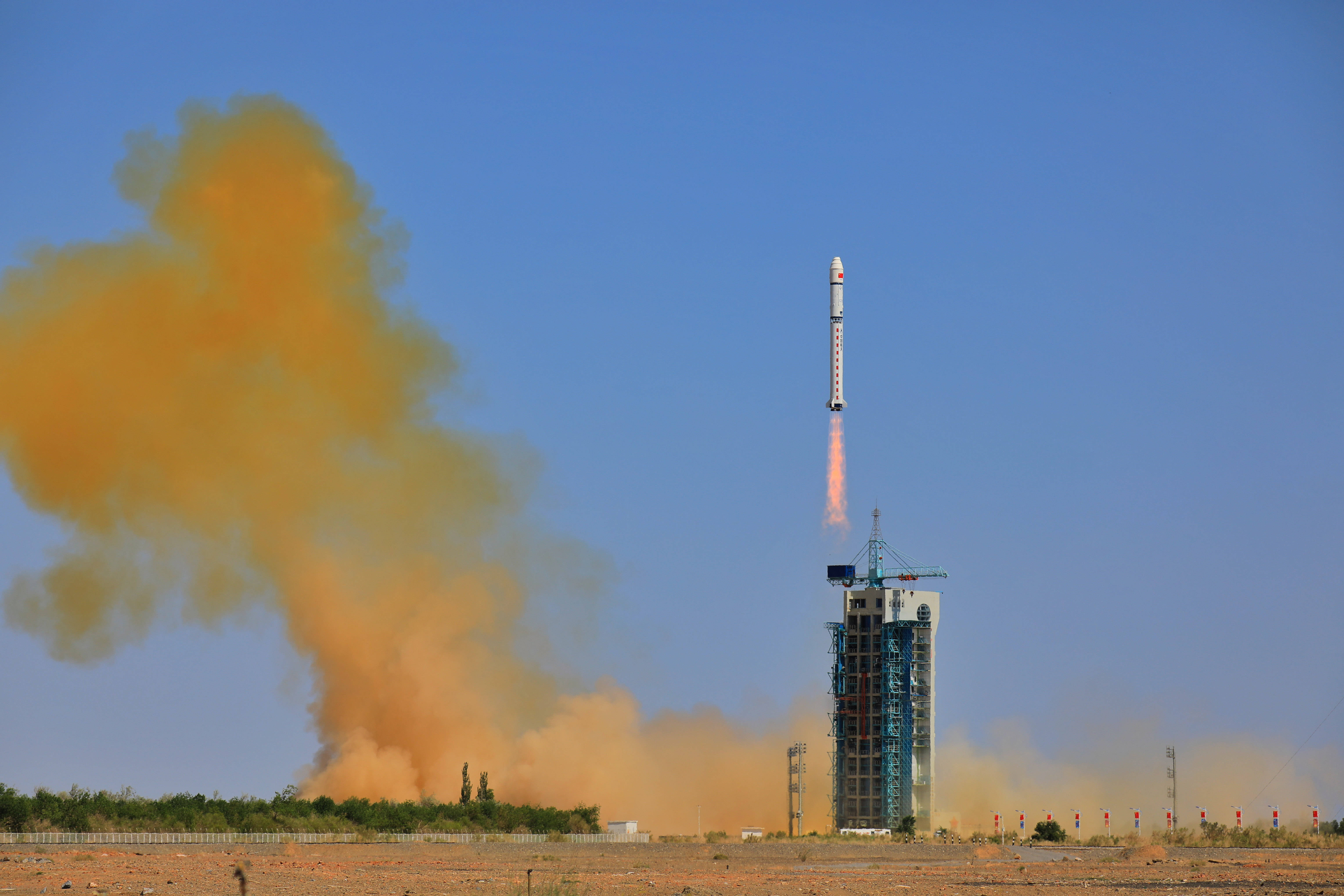 我国成功发射微厘空间02组卫星