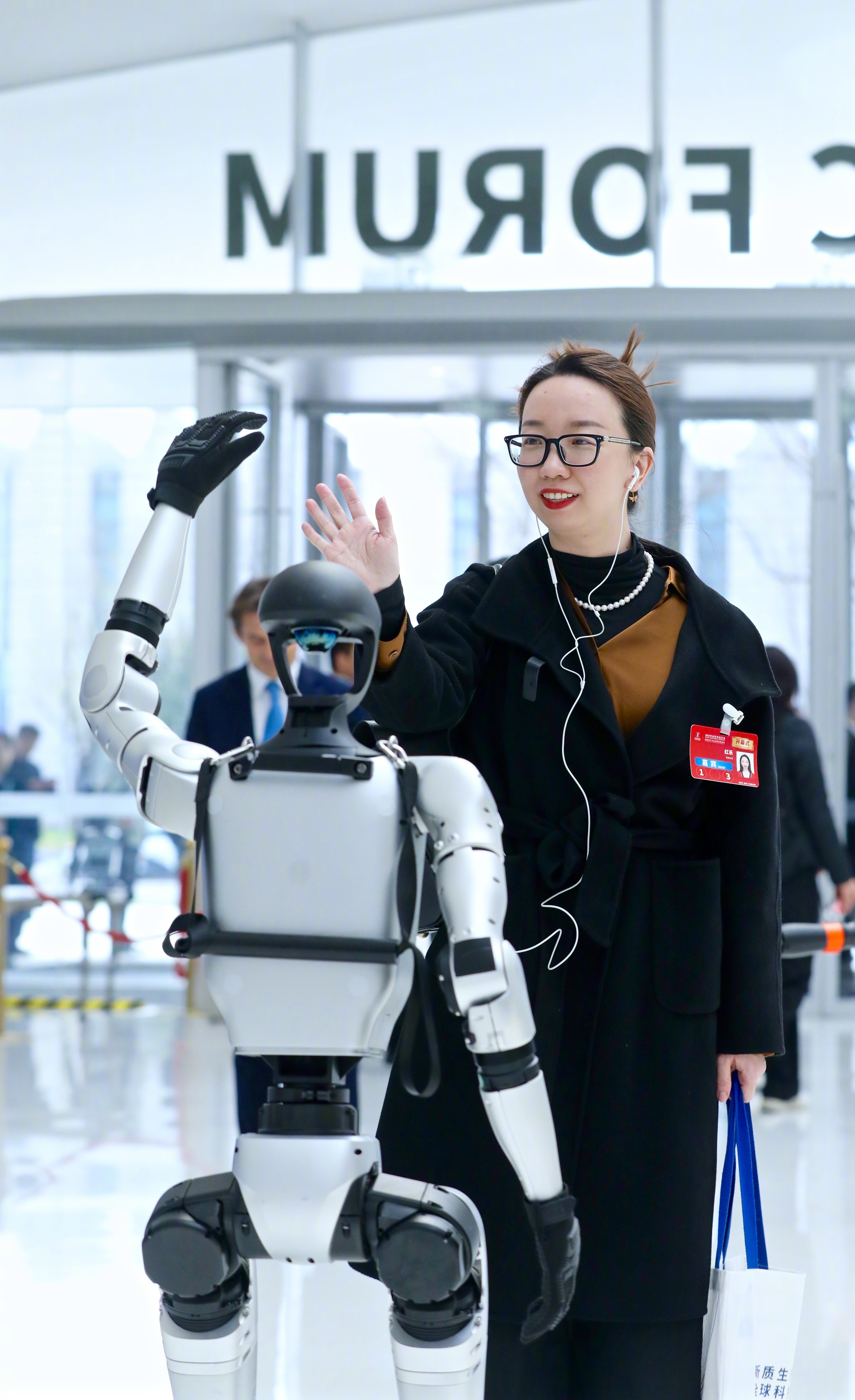 积极践行芯位教育“三个校园”改革理念，芯位人工智能学院举办智能驾驶与具身智能技术创新大会